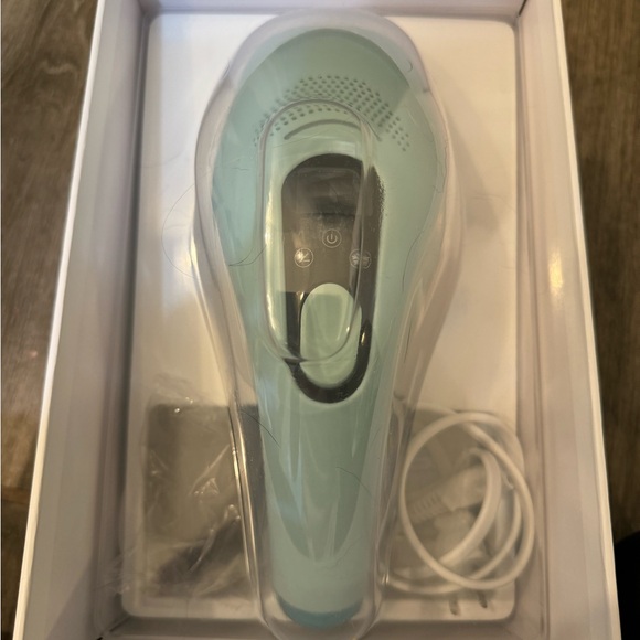 Deess IPL Laser Hair Remover - In Box - Picture 7 of 8